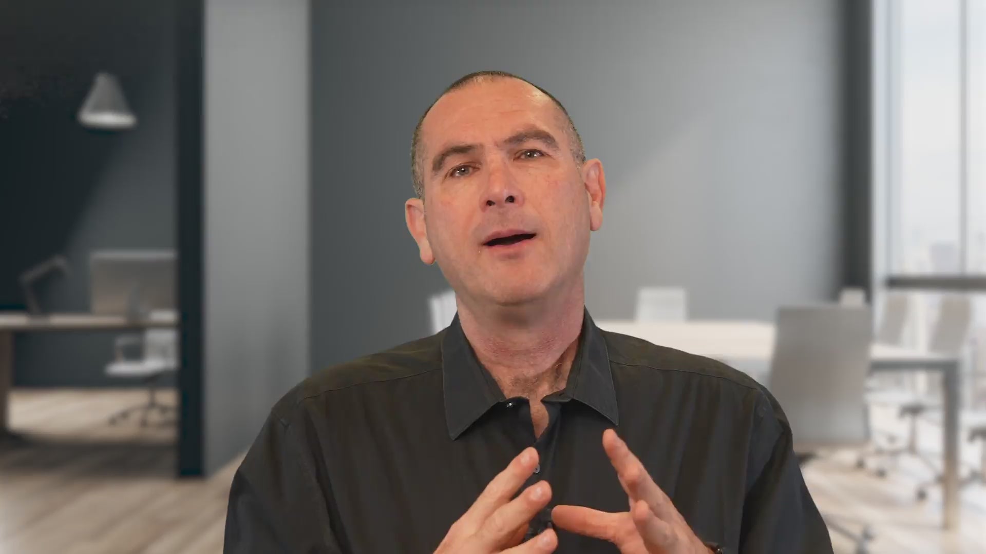 טוען וידאו: 